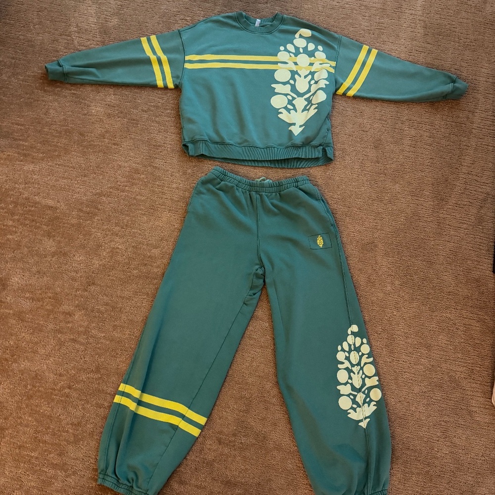 FP Movement All Star Logo Pants & Pullover in Kelly Green